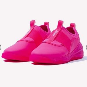 CLOVE - NEW IN BOX - LIMITED EDITION HOT PINK SOLO